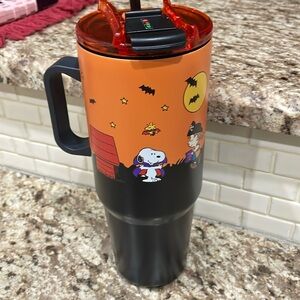 Peanuts Snoopy Charlie Brown Halloween 28oz tumbler NEW